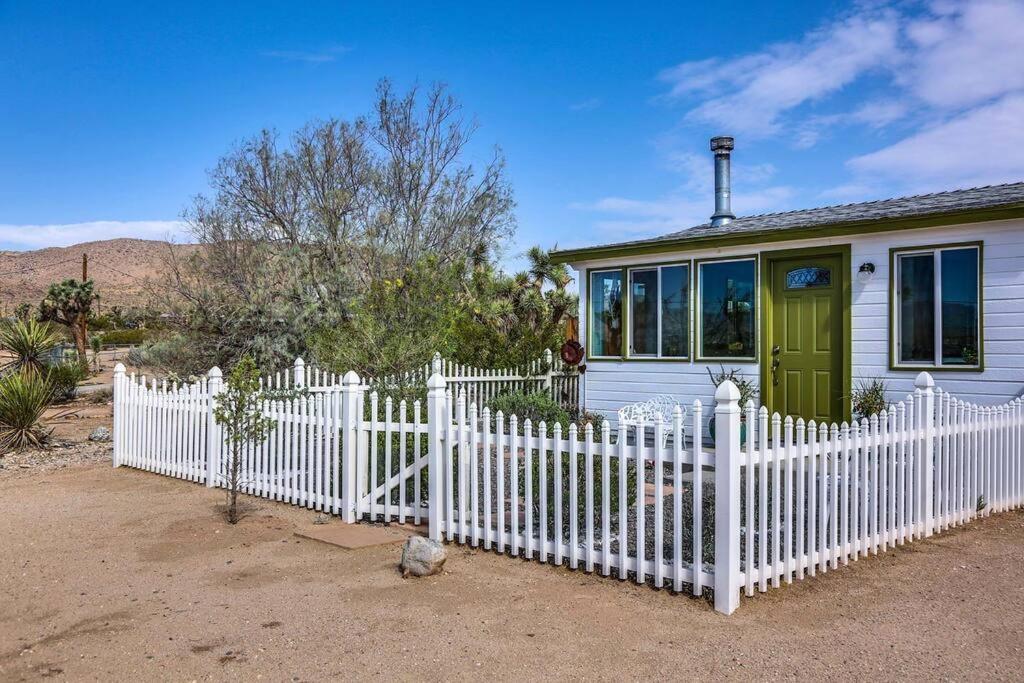 Jt Cottage Yucca Valley Exterior photo
